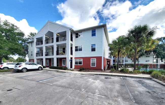 2 beds, 2 baths, $1,600, Unit Unit #802