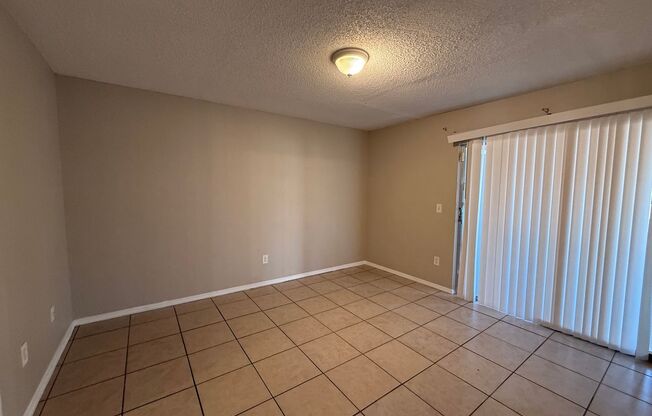 IMMEDIATE MOVE IN!!!!!Cute 2 Bed / 2 Bath