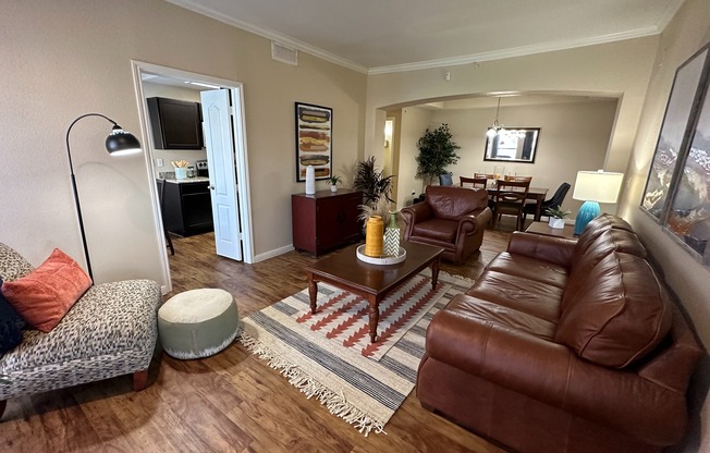 B4 | Living area | Dining area| Access to kitchen | Wood style flooring