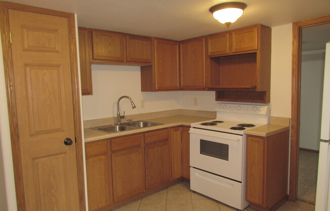 2 beds, 1 bath, 672 sqft, $895, Unit r2914.5