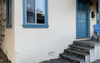 Spencer St. (823-825)