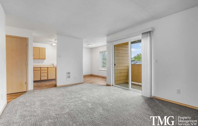 2 beds, 2 baths, 912 sqft, $1,499, Unit 23