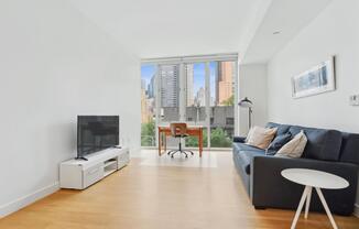 301 E 61 ST
