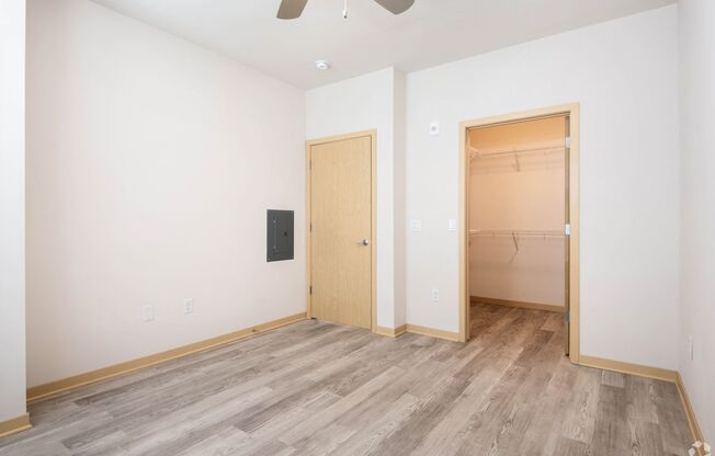 1 bed, 1 bath, 711 sqft, $1,335, Unit 329