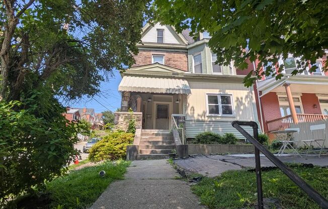 5229 Gertrude St Pittsburgh PA 15207