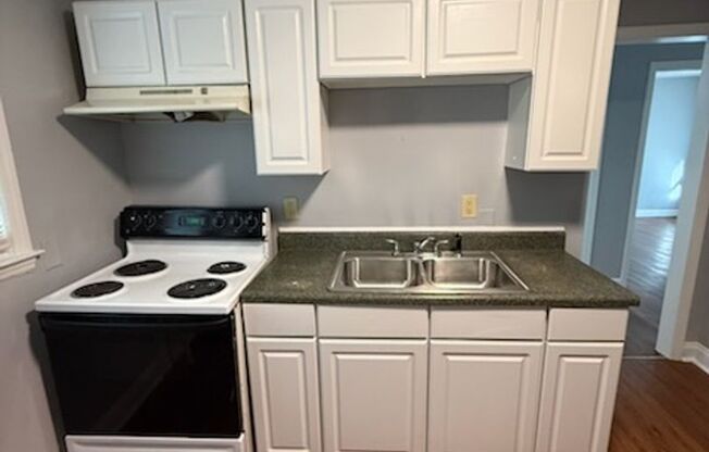 Charming & Affordable 2BR in West Charlotte – Minutes to Uptown