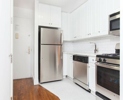 2 beds, 1 bath, $6,800, Unit PHA