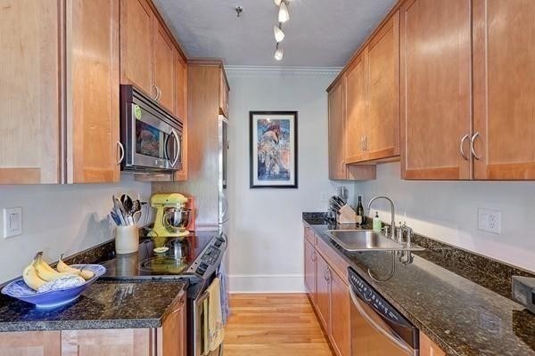 2 beds, 1 bath, 789 sqft, $3,650, Unit 10