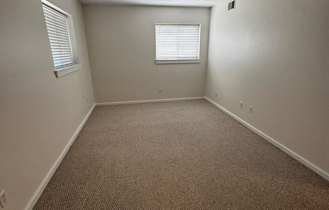 2 beds, 1 bath, 1,200 sqft, $1,295, Unit UNIT 1B