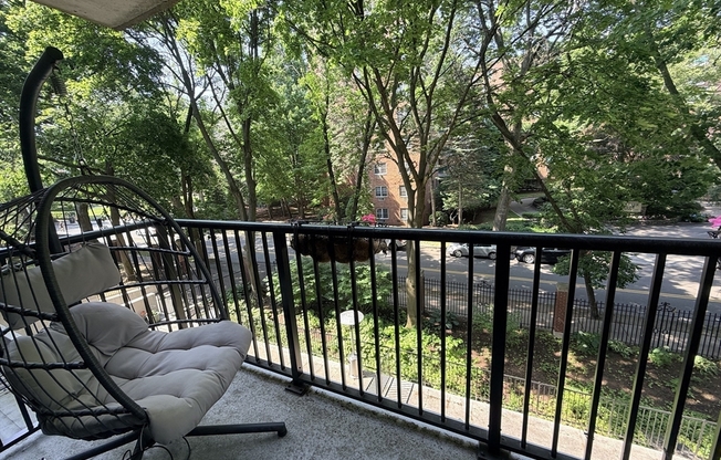 1 bed, 1.5 baths, 853 sqft, $3,200, Unit 307