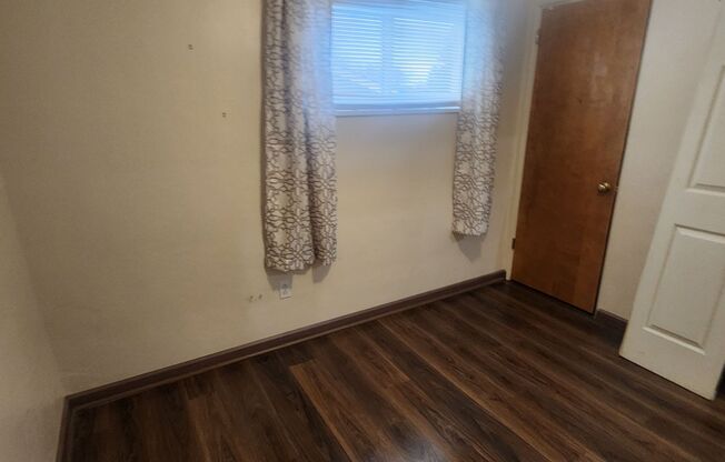 3 beds, 2 baths, $1,600