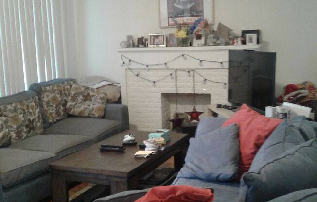 Spacious 2 Bedroom in Uptown