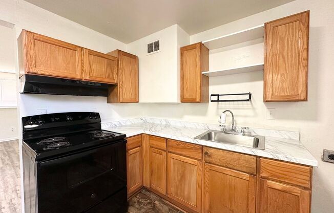 Charming 3-bed, 1-bath Duplex in Denver's Vibrant Clayton Neighborhood-HOUSING VOUCHERS WELCOME!!!