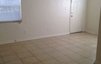 3 beds, 1 bath, 922 sqft, $1,150, Unit 2925 Mock