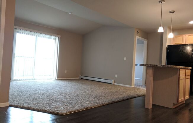 2 beds, 2 baths, 1,011 sqft, $1,255, Unit 2320-205
