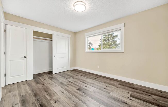 2 beds, 1 bath, 880 sqft, $1,395, Unit #1