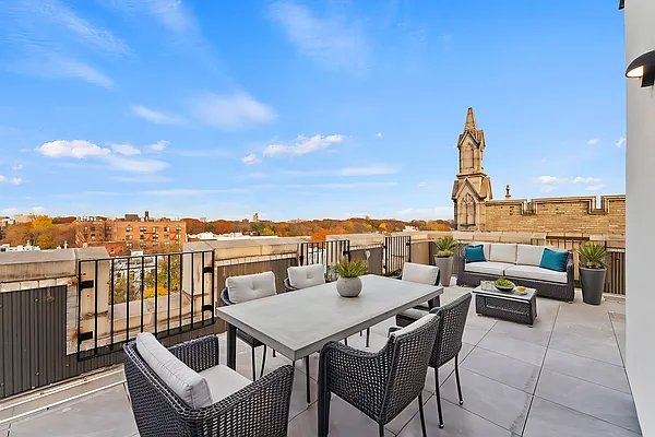 235 PROSPECT PARK W