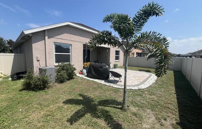 4 beds, 2 baths, 1,930 sqft, $2,500