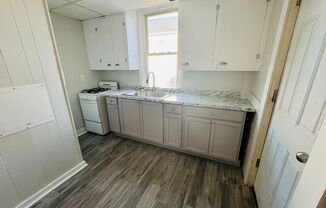 1 bed, 1 bath, $1,000, Unit 2