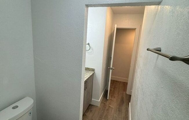 2 beds, 1 bath, 850 sqft, $1,925, Unit F106