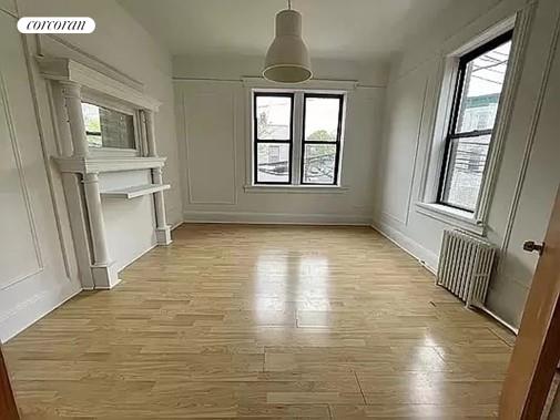 1 bed, 1 bath, $2,400, Unit 2R