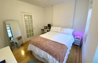 1 bed, 1 bath, $2,700, Unit 11