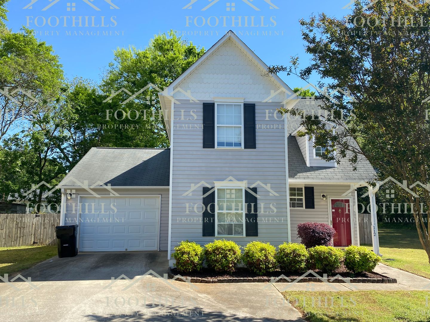 Spacious 4-bedroom, 2-bathroom home, short drive to shopping, dining, and entertainment