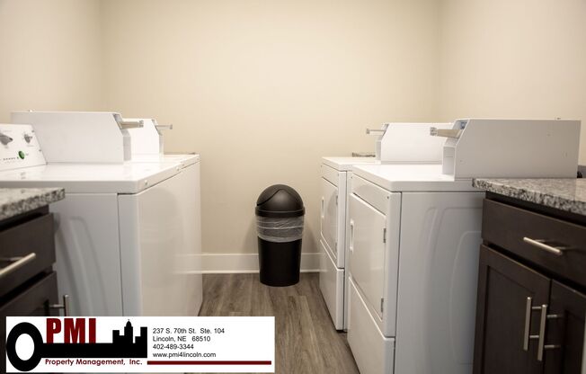 2 beds, 1 bath, $1,050, Unit 4001 Holdrege St. #21