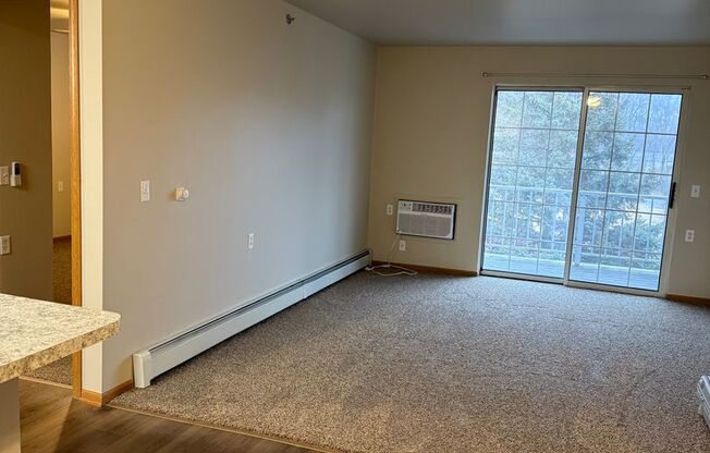 1 bed, 1 bath, 660 sqft, $1,408, Unit 319S