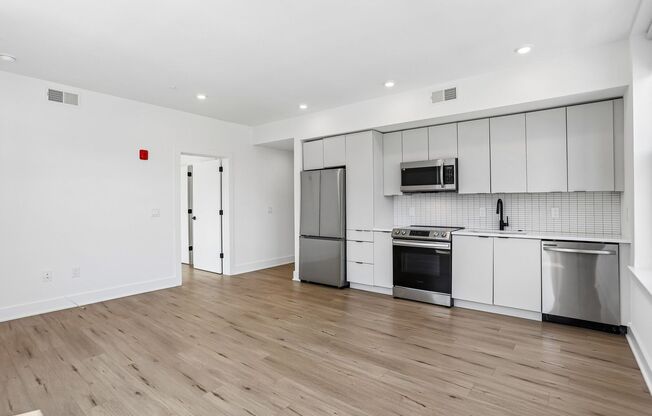 2 beds, 2 baths, 1,000 sqft, $1,950, Unit 303