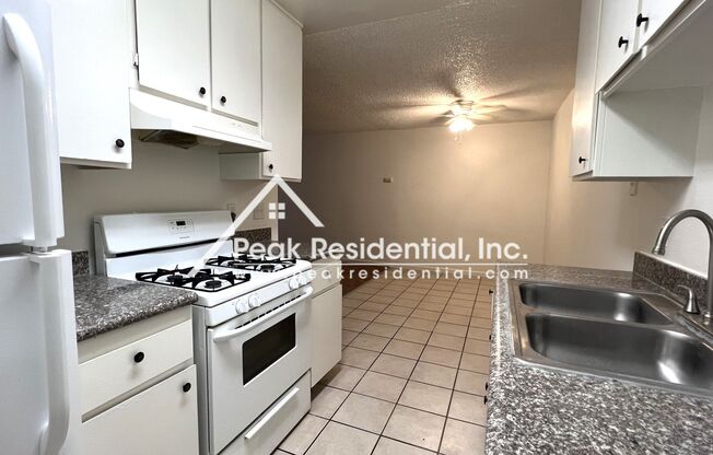 2 beds, 1 bath, $1,425, Unit #4