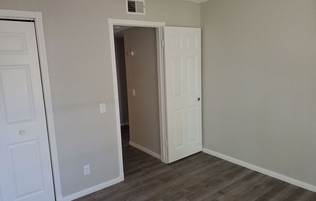 2 beds, 1 bath, $2,600