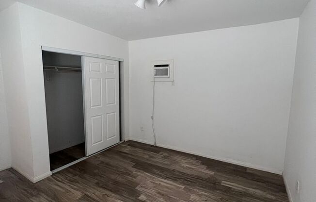 1 bed, 1 bath, $1,000, Unit C