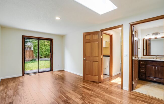 Beautiful 3 Bed, 2 Bath Rental Home in Sunnyside Neighborhood!
