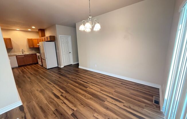 Spacious 3BR/2BA Duplex – Comfort Meets Convenience!