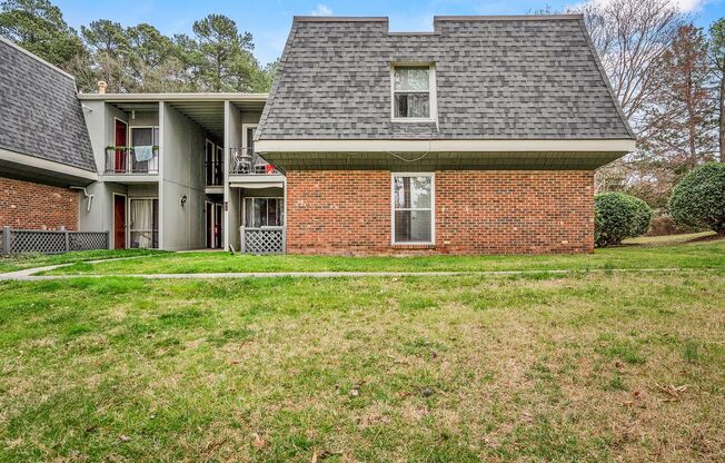 2 Bed 1.5 bath Condo - Close to UNC!  Beautifully Renovated! $500 off first month's rent!
