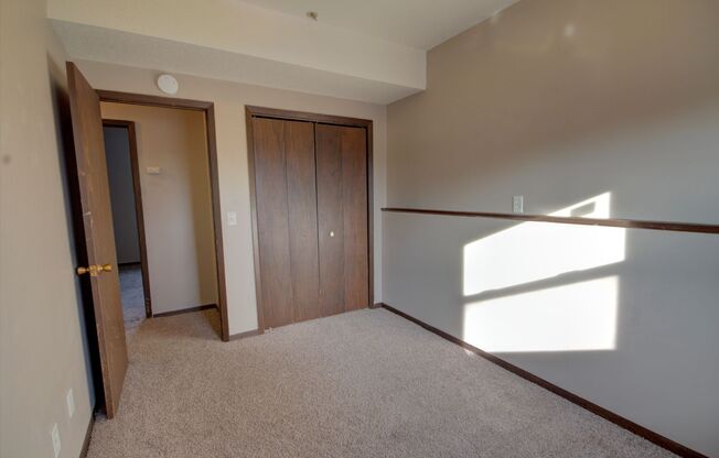 2 beds, 1 bath, $895, Unit Apt B