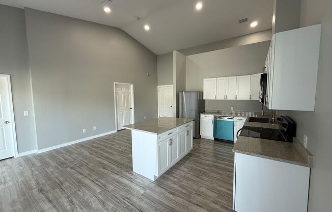 2 beds, 1 bath, 1,100 sqft, $1,600, Unit P101