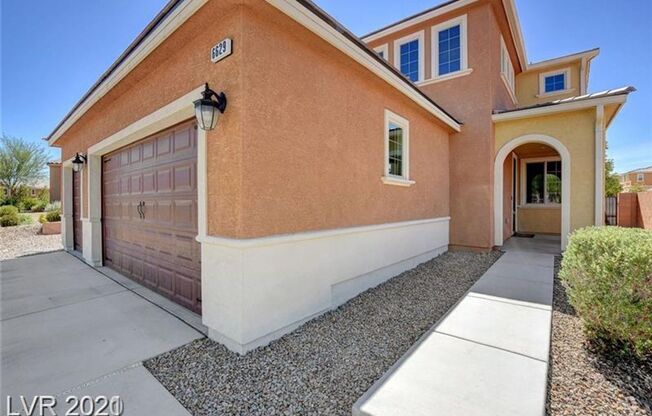 Gated community - 4 bedrooms - 3 baths