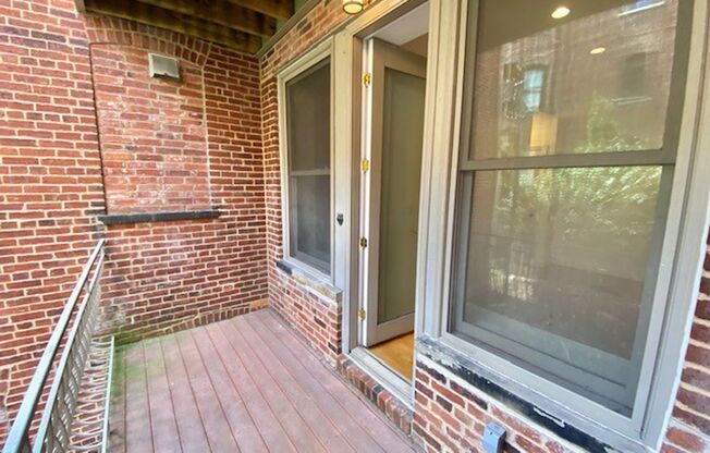 1 bed, 1 bath, $2,300