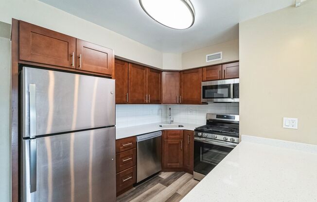 2 beds, 2 baths, 999 sqft, $2,150, Unit I23