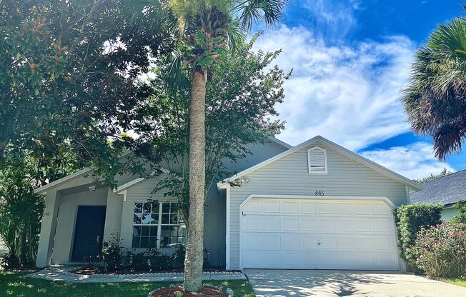 Move in Ready 4/2 Home in Waterford Lakes!