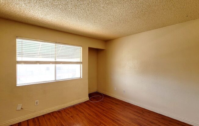 2 beds, 2 baths, $1,200, Unit # 214