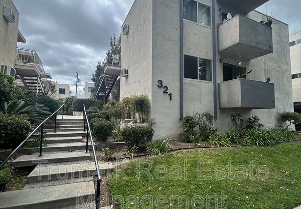 321 E TUJUNGA AVE