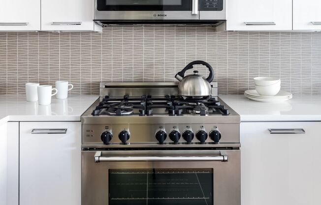 1 bed, 1 bath, 539 sqft, $4,650, Unit 17E