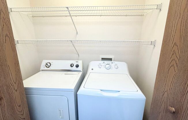 2 beds, 1 bath, 890 sqft, $1,010, Unit 810-302