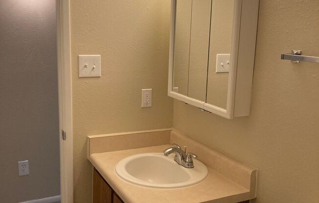 2 beds, 2 baths, 900 sqft, $1,375, Unit 250