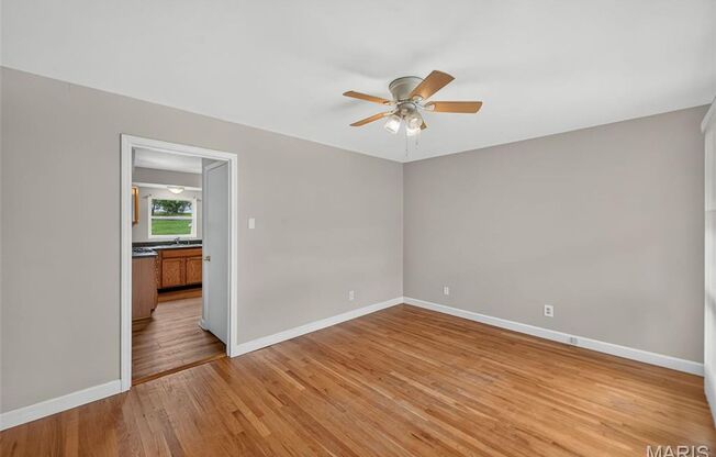 3 beds, 1 bath, 1,292 sqft, $1,900, Unit Barton Place- 45
