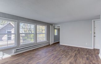 Custer Street 1x1 unit!  Cozy and Quiet neighbor