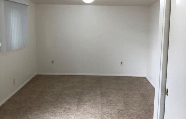 2 beds, 1 bath, $2,850